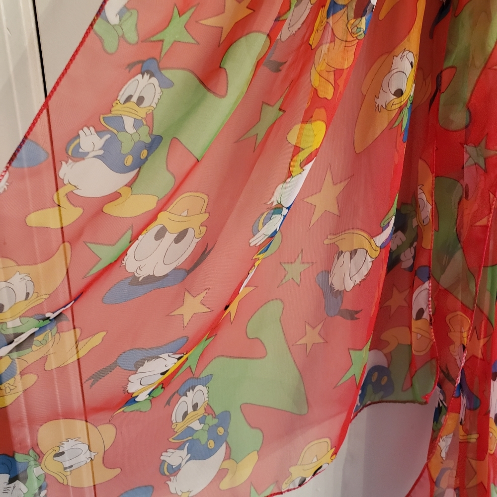 Donald duck scarf
